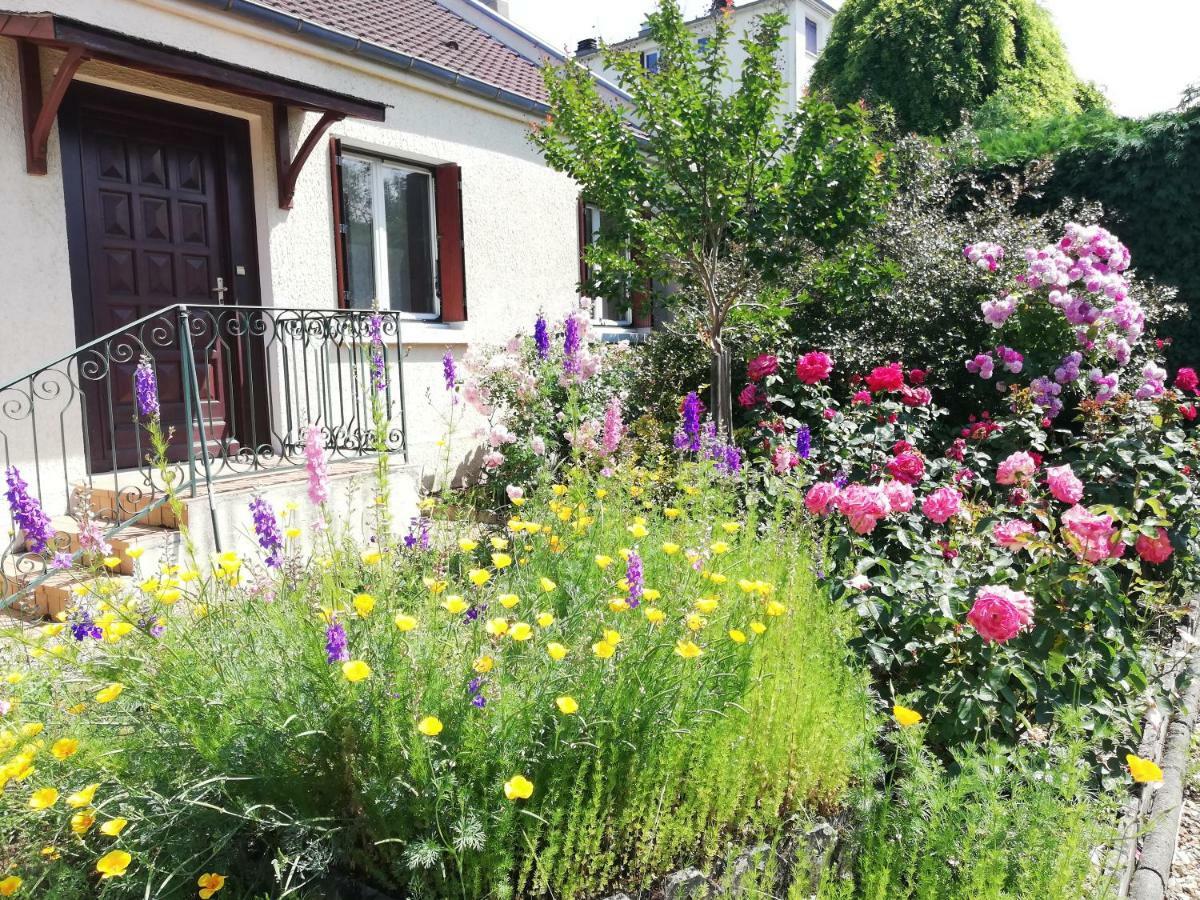 Les Rosiers D'Y Villa เนอแวร์ ภายนอก รูปภาพ