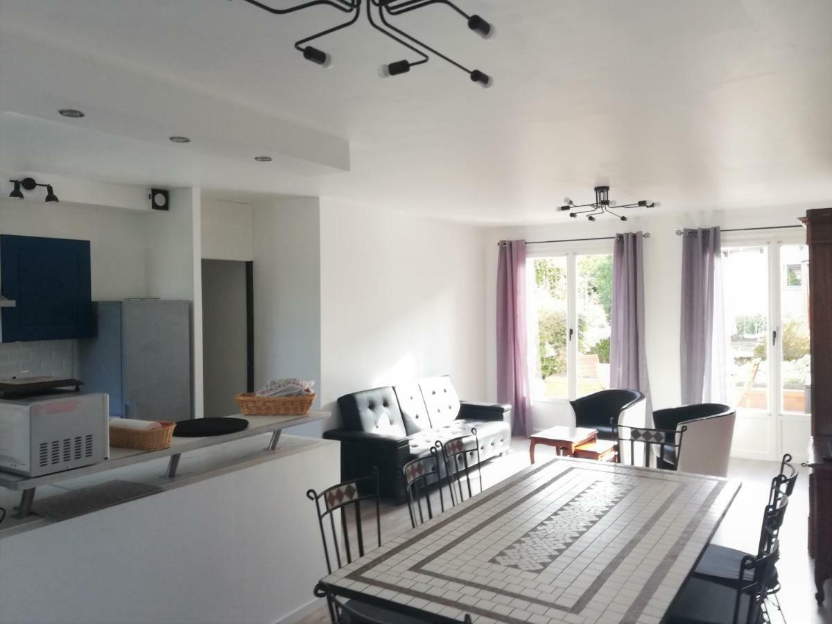 Les Rosiers D'Y Villa เนอแวร์ ภายนอก รูปภาพ